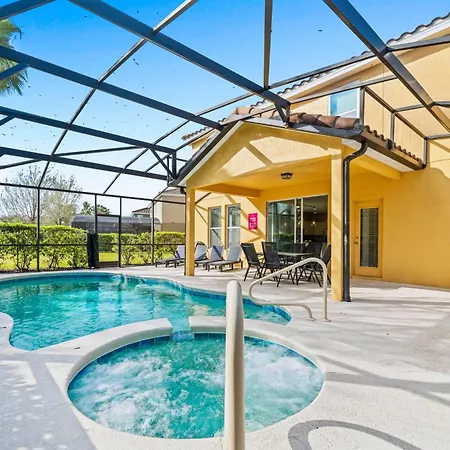 4131 Oaktree Drive Villa